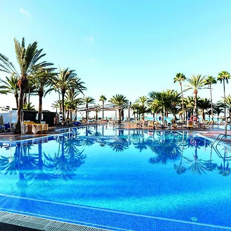 Grupotel Pitas アパート